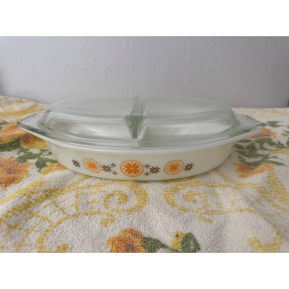 Vintage Pyrex Town and Country Divided Casserole Dish 1.5 QT Lid 063 945 C 14